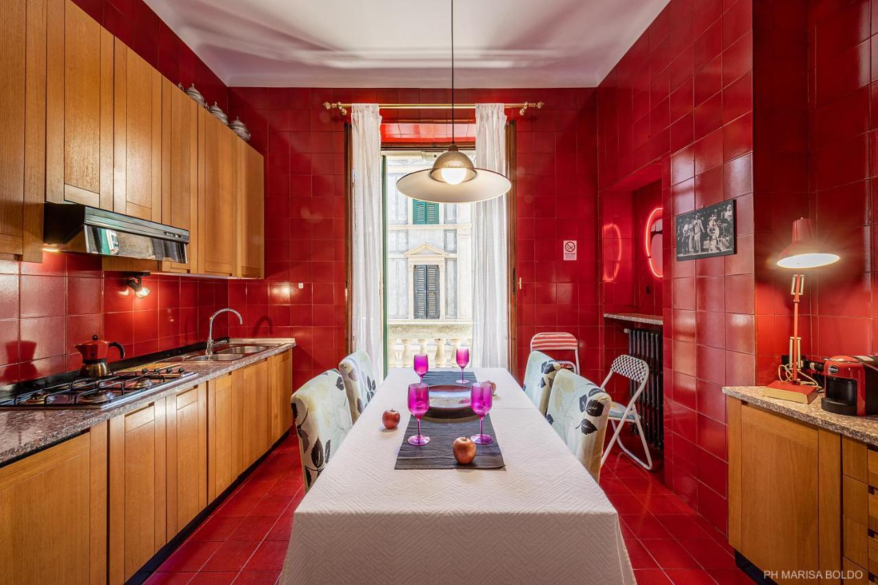 Billie'S Flat Red - Art & Design Apt In Verona Historic Centre Exterior photo